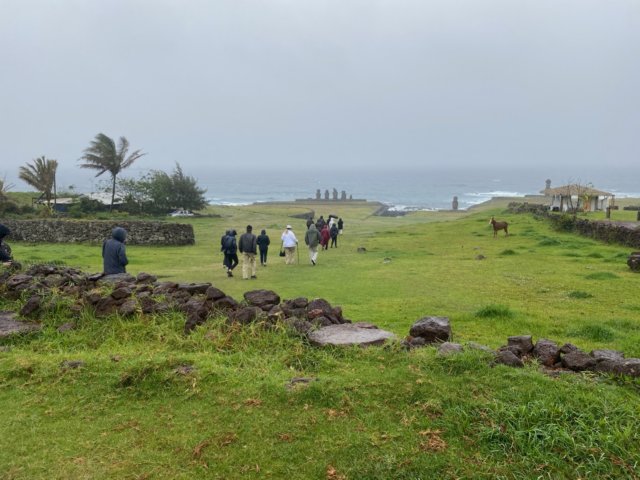 walkingtoahutahaiintherain.jpg